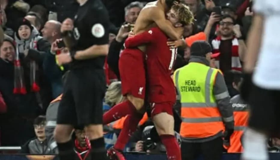 ليفربول "يذلّ" مان يونايتد.. وصلاح يصنع التاريخ