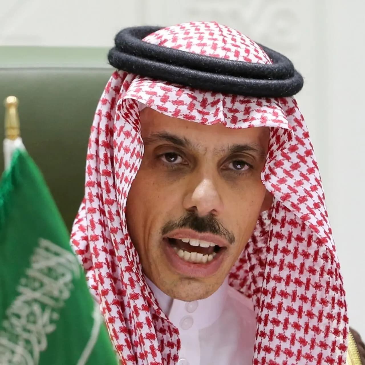 وزيرُ الخارجيةِ السعودي: هناكَ حوارٌ لعودةِ سوريا للحُضنِ العربيّ