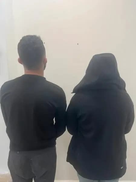 في المطار.....ضبطُ مخدراتٍ في طاولاتٍ خشبيةٍ!