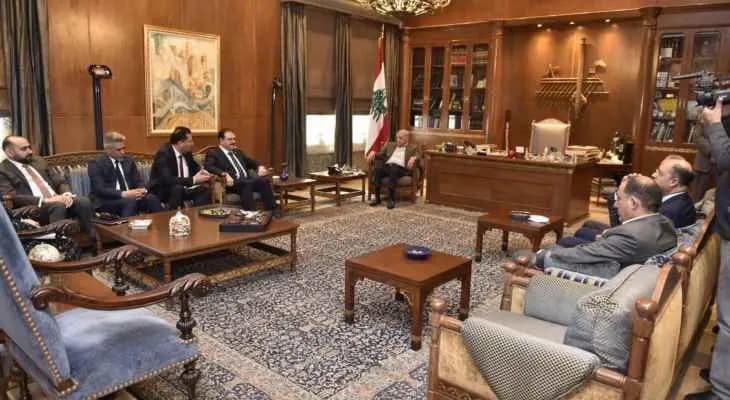 بري يلتقي بو صعب ووفدًا من وزارة التعليم العراقي