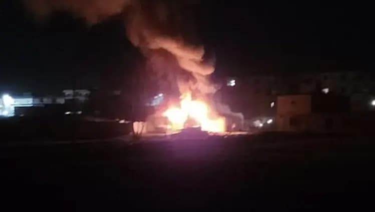 حريقٌ في مخيمٍ للنازحين