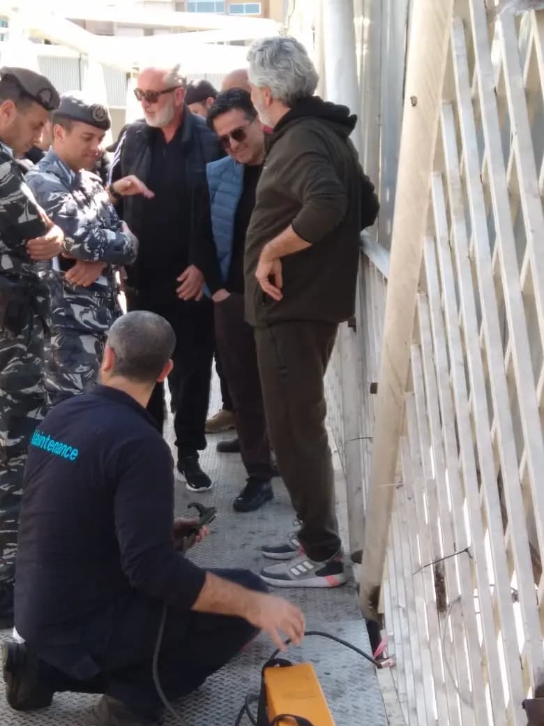 حمية يعاين جسر المشاة على أوتوستراد نهر الموت