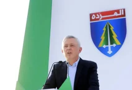 مناصرو المردة: "فخامة الرئيس"