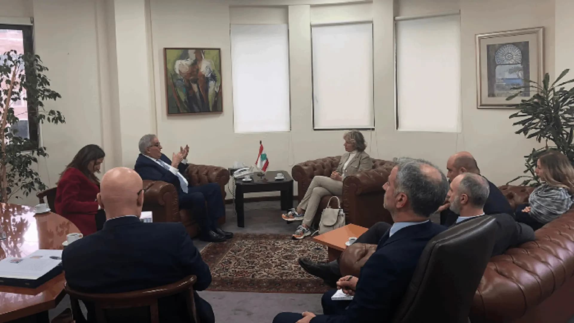 وفد برلماني إيطالي في "الخارجية"!