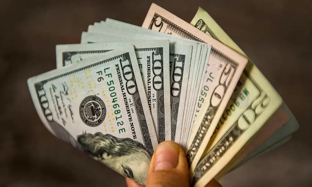 افتتاحية مرتفعة للدولار...