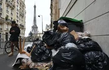 باريس "طلعت ريحتها"!
