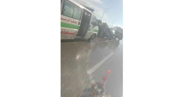 سقوط جرحى بحادث سير على اوتوستراد الزهراني