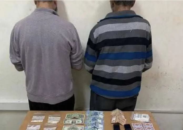 يوضبان المخدّرات داخل منزلهما في الناعمة ويروّجانها