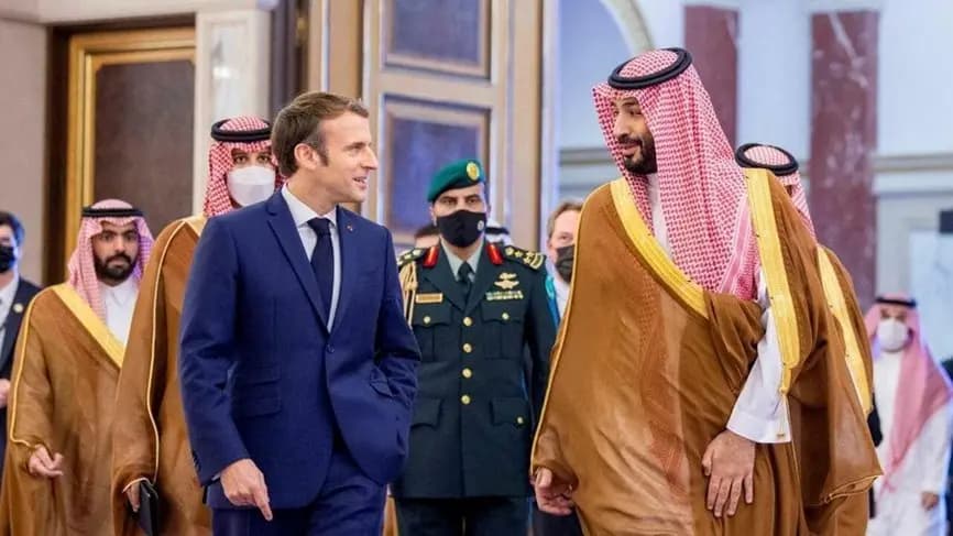 ماكرون يبحثُ مع محمد بن سلمان الوضعَ اللّبناني