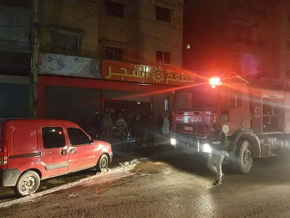 حريقٌ داخل مطعمِ الفجر في بعلبك بالقرب من مخيم الجليل، وقد عمِلت فِرَق الدفاع المدني على إخماده، واقتصرت الأضرار على الماديات.