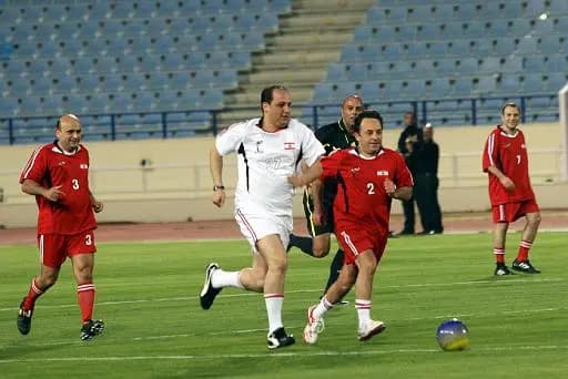 مباراةٌ من نوعٍ آخر بينَ النواب!