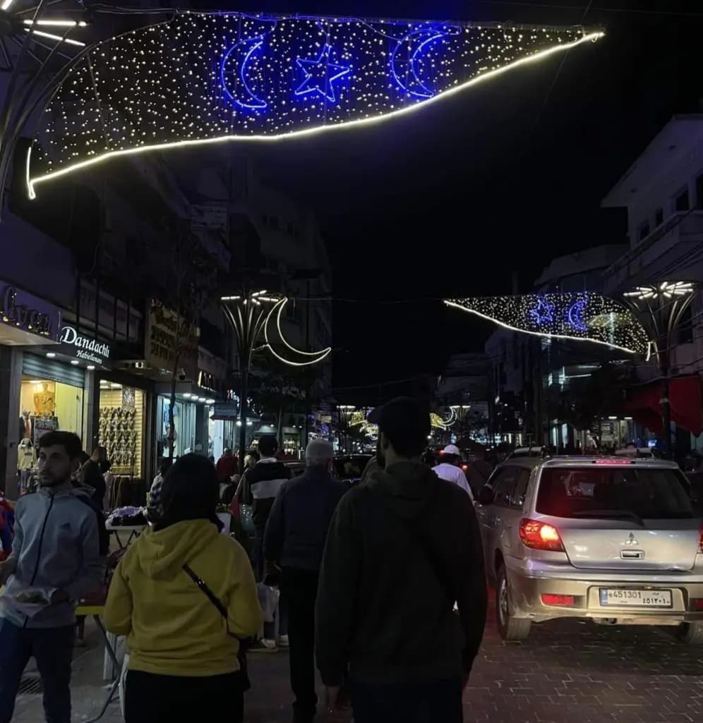أهالي صيدا يودعون رمضان على طريقتهم!