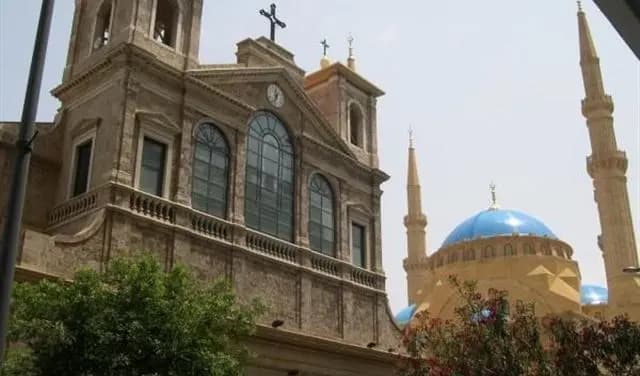 هل مُنعَ المؤمنينَ من الوصولِ إلى كنيسةِ "القدّيس جاورجيوس" في وسطِ بيروت؟