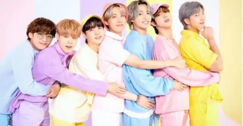 مُغنٍّ في فرقة BTS يلتحق بالخدمة العسكرية..!