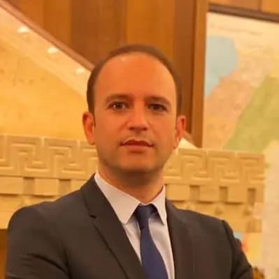 محافظُ بعلبك الهرمل: "روح على بلد يعجبك فيه القانون"!