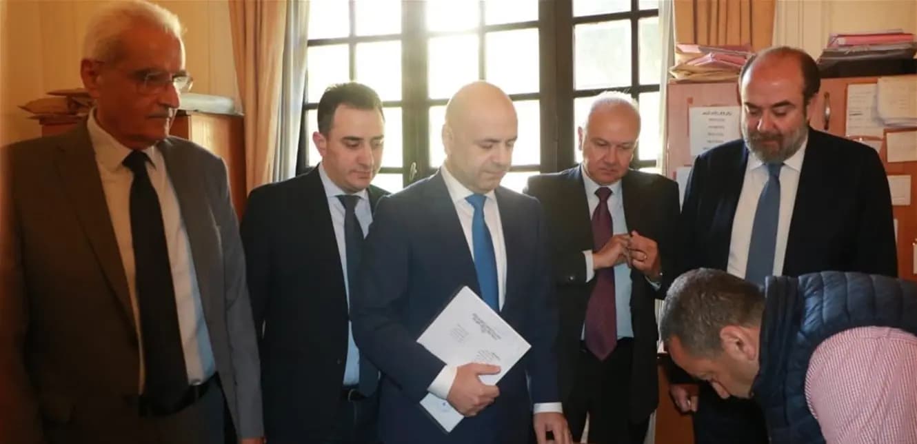 طعن من تكتل "الجمهورية القوية"!
