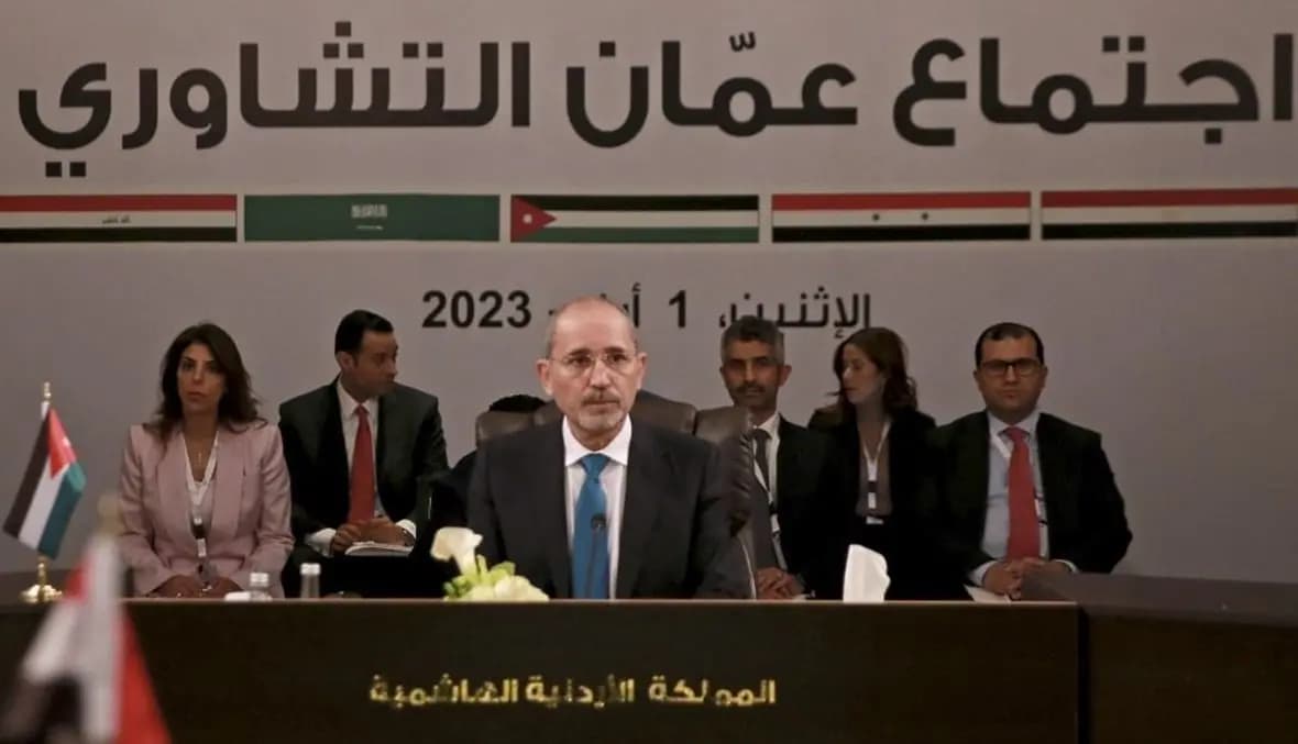 وزراء الخارجيةِ العرب يبحثونَ إعادةَ العلاقاتِ مع سوريا