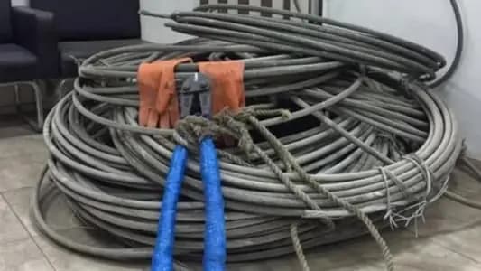 سرقة الكابلات الكهربائية في هذه البلدة!