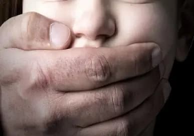 عامل سوري يحاول خطف طفلة في بلدة لبنانية