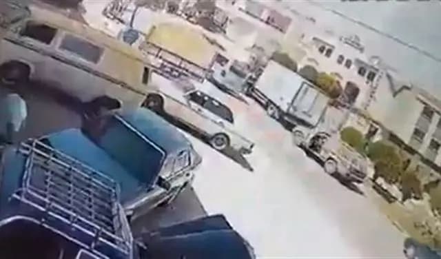 اعترضوا شاحنةً واقتادوا سائقَها إلى جهةٍ مجهولة!