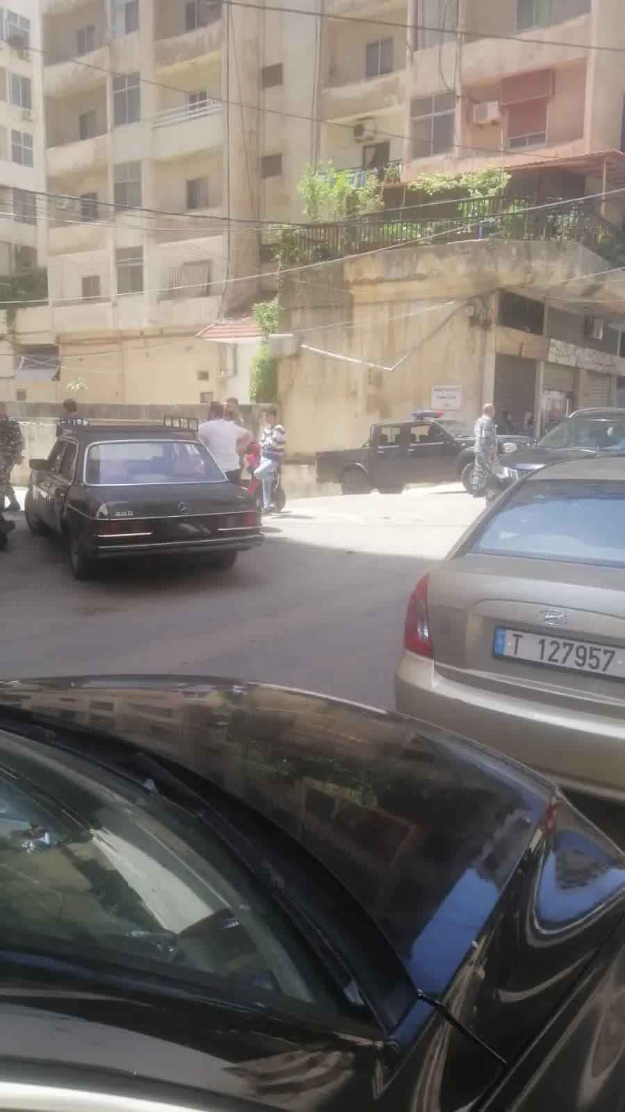 أطلقَ النّار على القوى الأمنية و هدّدهم باستخدام الغاز!