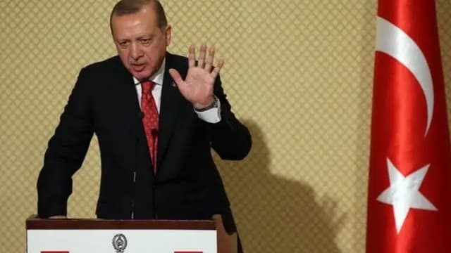 أردوغان: رئيس دولة "عظمى" أمر بإسقاطي!