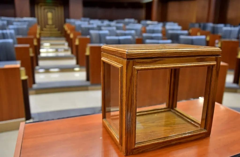 توافق بين البخاري وفرونتسك بشأن لبنان... فما مضمونه؟
