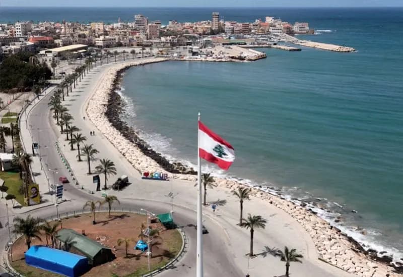 سحب 7 أشخاص من بحر صور!