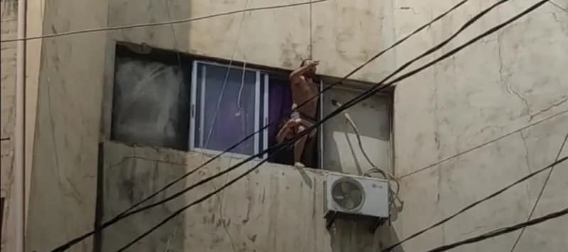 حاول القفز من نافذة المنزل...و السبّب بسطة ليمون!