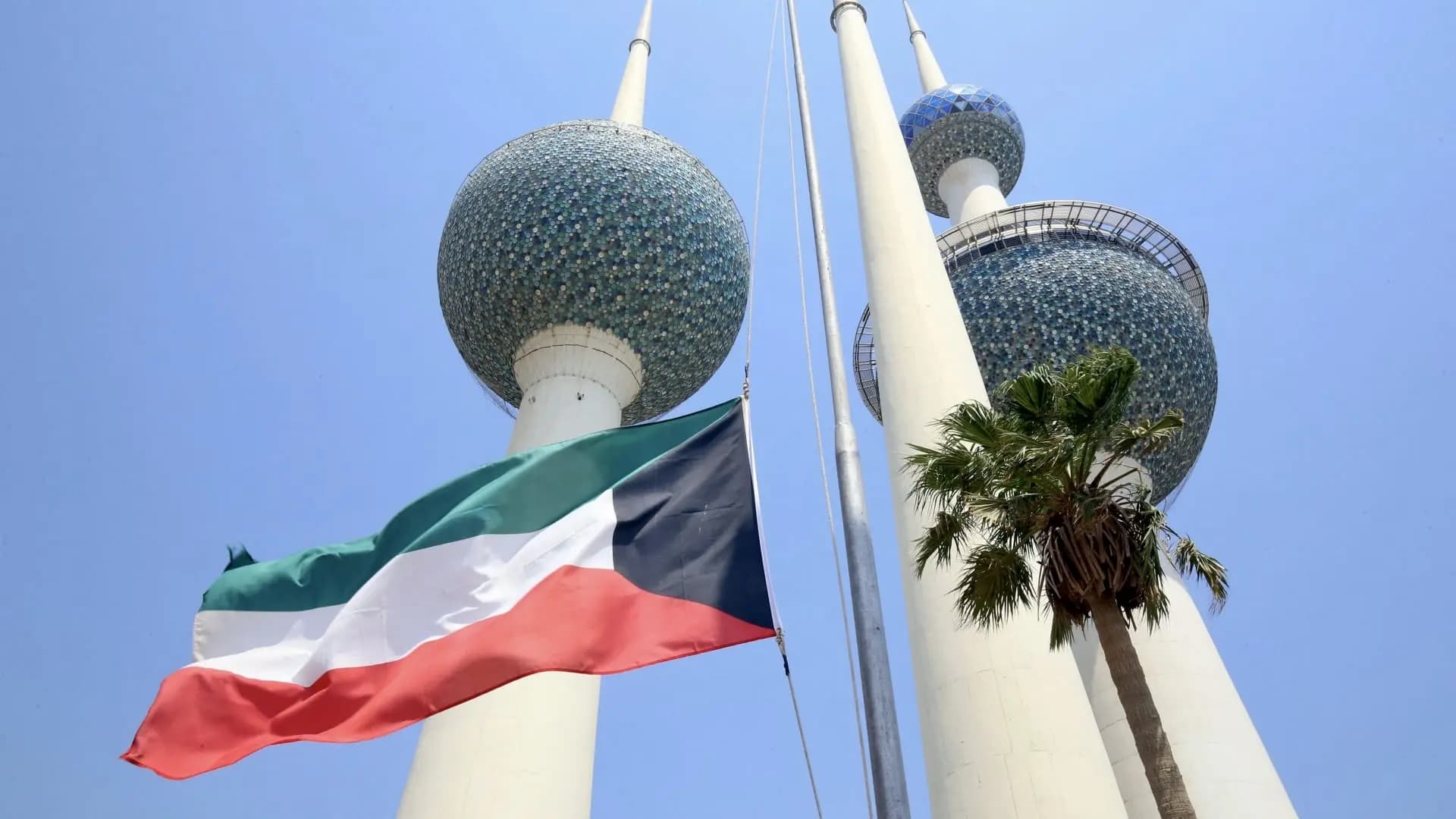 الكويت.. شاب يصدم عدداً من سائقي الدراجات الهوائية