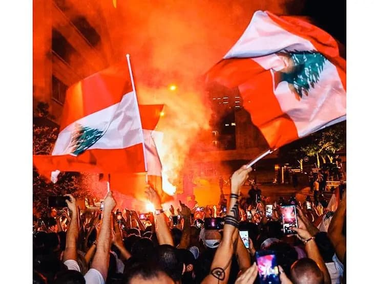 كفرصير تحتج على التقنين وابتزاز أصحاب المحطات