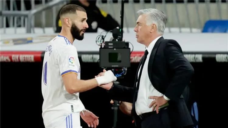مدرب ريال مدريد ينهي الجدل بشأن مصير بنزيما