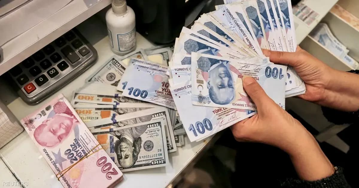 في تركيا: هبوط الليرة إلى ٢١ مقابل الدولار