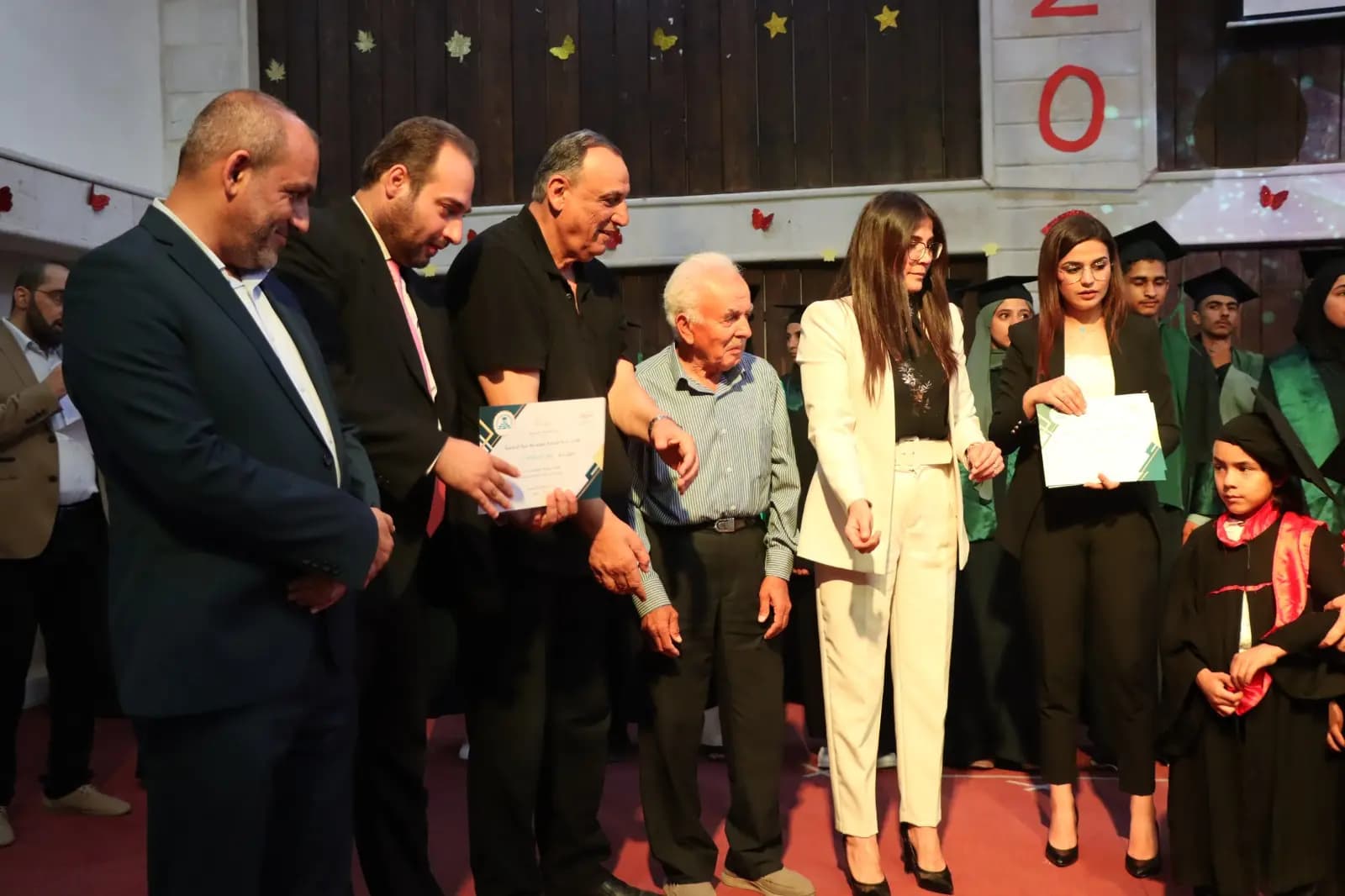حجازي ممثلاً النائب مراد في حفل متوسطة غزة الرسمية