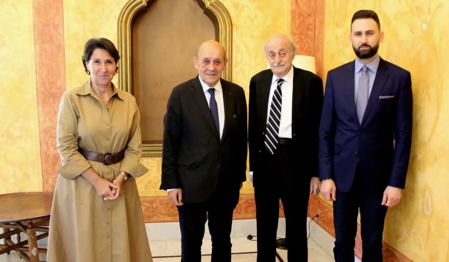 لقاء ودّي و"صريح" بين جنبلاط ولودريان
