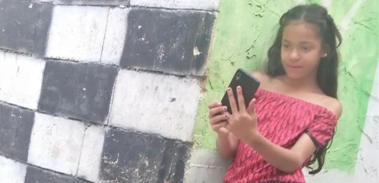 بعد طعنها أمس...وفاةُ الطفلة دارين