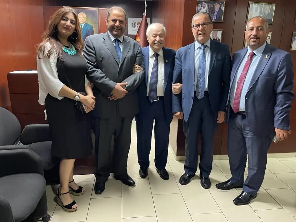 زيارة رئيس وأعضاء المجلس الإداري للدكتور طلال أبو غزالة