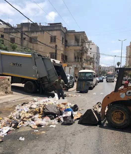 خطةُ طوارئ في صيدا لرفعِ النفاياتِ من الشوارع