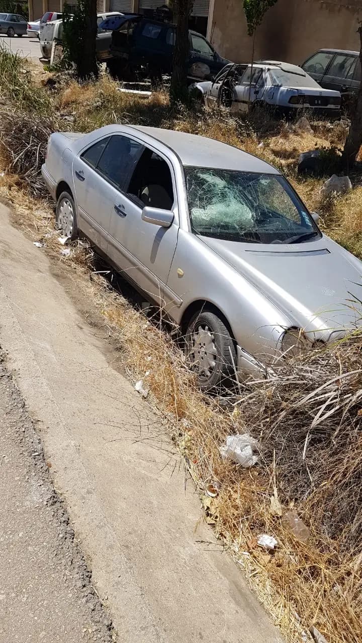 فقدت سيارة السيطرة على طريق عام جب جنين - غزة، مما أدى إلى إنحرافها وسقوطها في حفرة إلى جانب الطريق، وتم نقل السائق إلى المستشفى وهو بحالة جيدة.