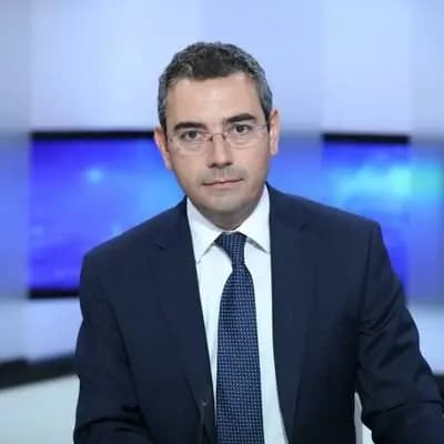 وديع عقل يغرّدُ عن "ابداعات" رياض سلامة