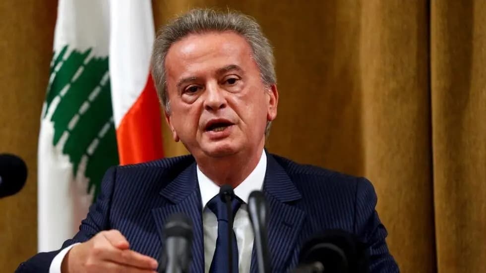 سلامة يخرجُ عن صمتهِ قبيلَ انتهاء ولايته.. هل سيقبلُ بالتمديد؟