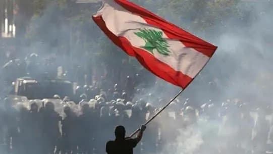 لبنان على قابِ قوسين من الانهيار والمسؤولون غائبون
