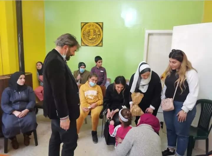 جمعية دارين تزور طلاب حرمون وتقدم الهدايا لمناسبة شهر رمضان