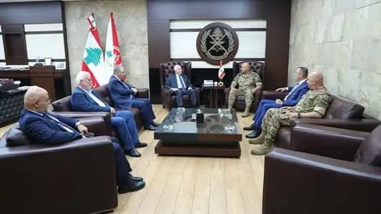 تطورات عين الحلوة بين قائد الجيش ووفد من "فتح"