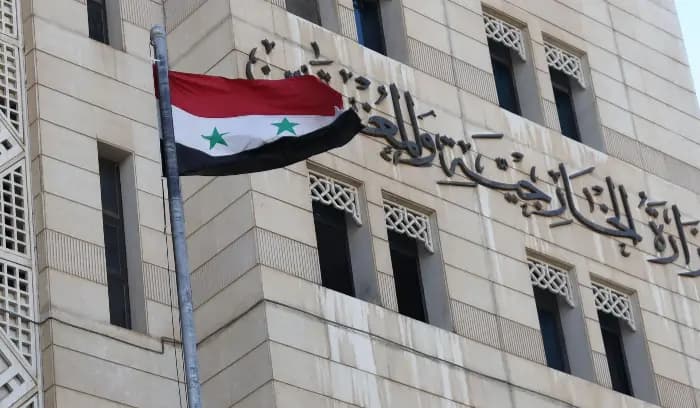 "الخارجية السورية" تطالب الأمم المتحدة بإدانة الاعتداء الإسرائيلي على دمشق