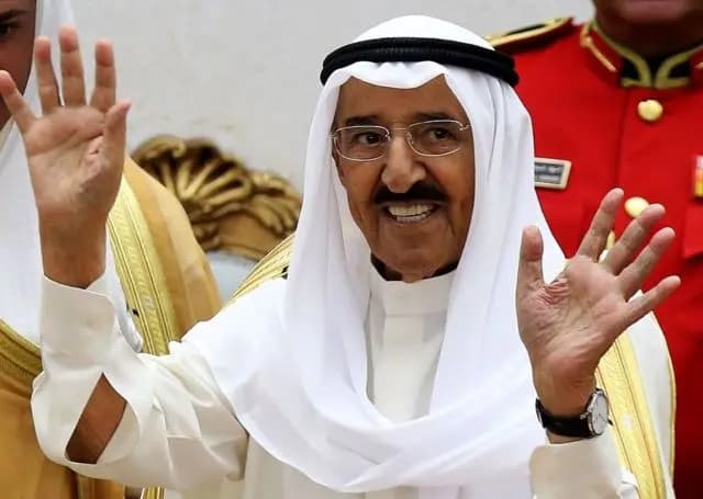 الديوانُ الأميري: أميرُ الكويتِ بصحّة جيدة