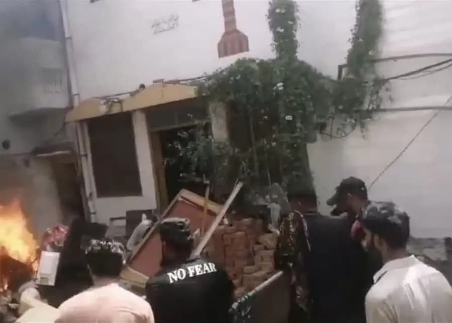 حرقُ كنائسَ في باكستان بعد اتهاماتٍ بتدنيس القرآن