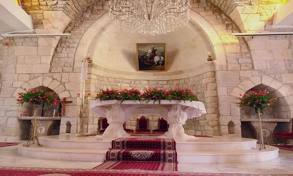 دخلوا الكنيسة… وهذا ما فعلوه