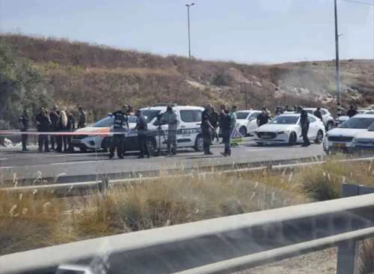 مقتل مستوطن وإصابة آخرين بعملية دهس غرب رام الله