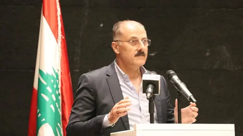 "أين ستذهب هذه الداتا؟".. عبدالله يتساءل